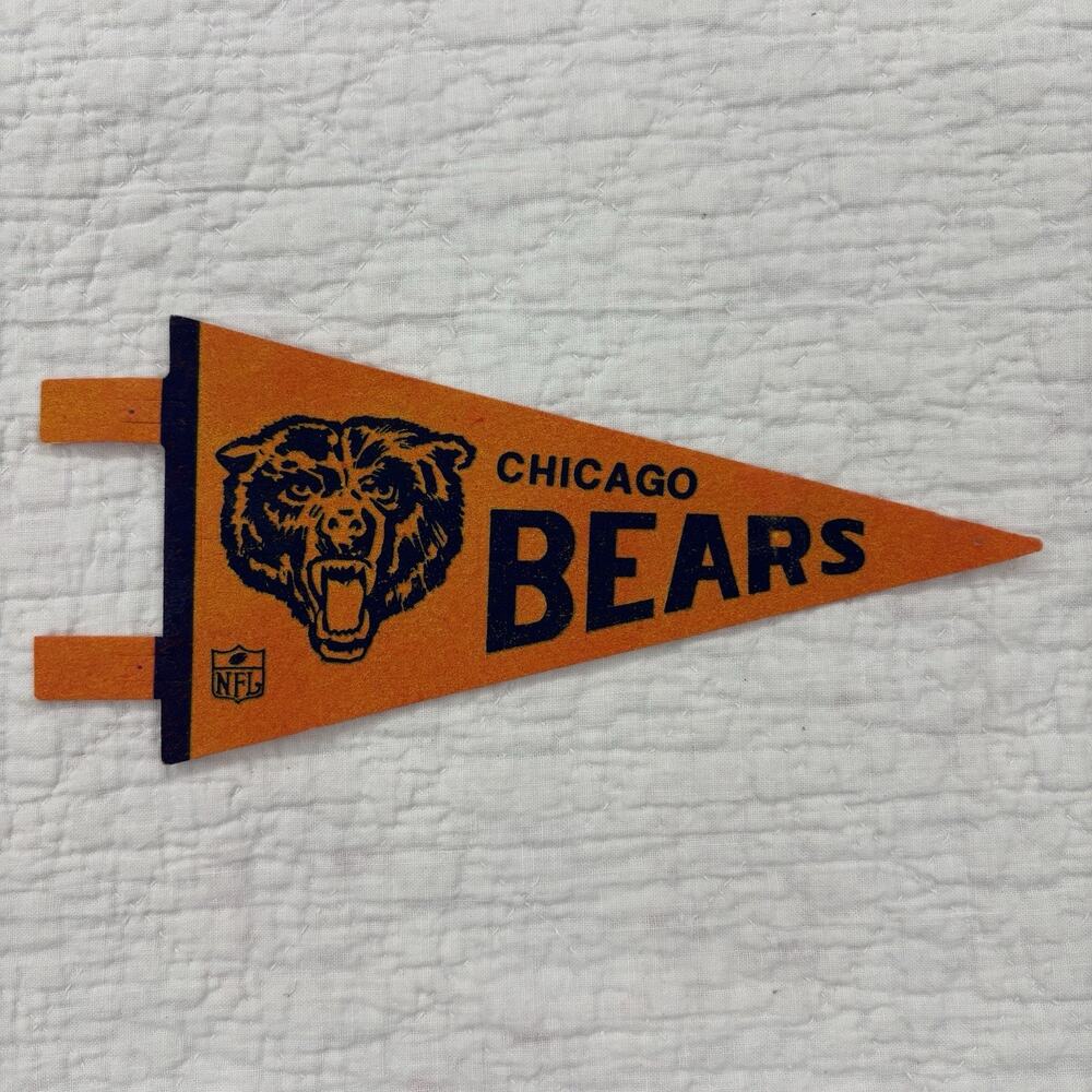 Vintage Chicago Bears Mini Pennant 7” NFL Football